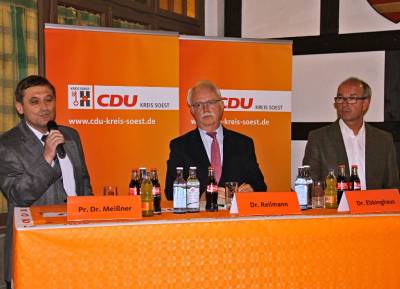 Expertenrunde: Prof. Dr. Achim Meißner, Dr. Bernhard Reilmann und Dr. Heinz Ebbinghaus. - Expertenrunde: Prof. Dr. Achim Meißner, Dr. Bernhard Reilmann und Dr. Heinz Ebbinghaus.