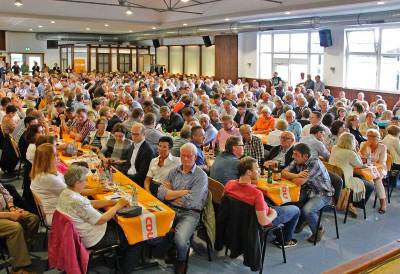 Über 400 Mitglieder kamen nach Soest zur Wahlkreis-Mitgliederversammlung. - Über 400 Mitglieder kamen nach Soest zur Wahlkreis-Mitgliederversammlung.