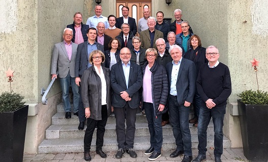 Unser Foto zeigt die CDU-Kreistagsfraktion mit Wolfgang Karnath in Ostuffeln bei der Mellin’schen Stiftung.