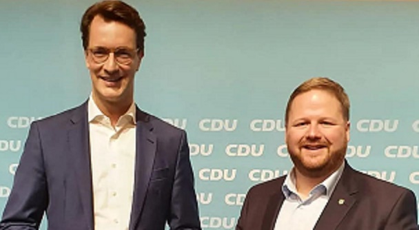 Spüren viel Rückenwind nach CDU-Landesvertreterversammlung: Hendrik Wüst (l.) und Heinrich Frieling (r.)
