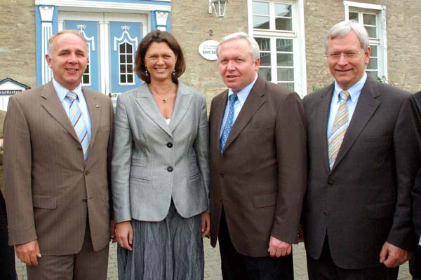 Schon 2010 war Ilse Aigner im Kreis Soest, sie besuchte Haus Düsse.