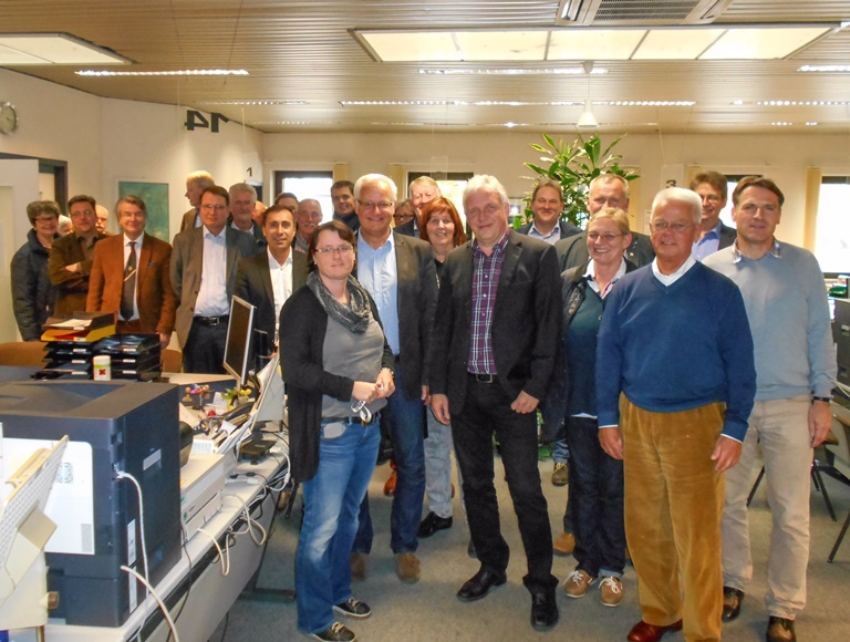 Unser Foto zeigt die CDU-Fraktion bei der Besichtigung der Zulassungsstelle.